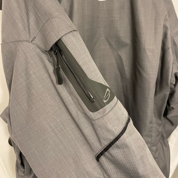 Obermeyer Snowboard Jacket - Men’s medium - Picture 8 of 13